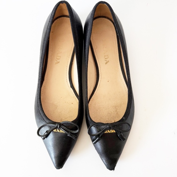 Prada Black leather pointed toe ballet flats 37 - Picture 1 of 11